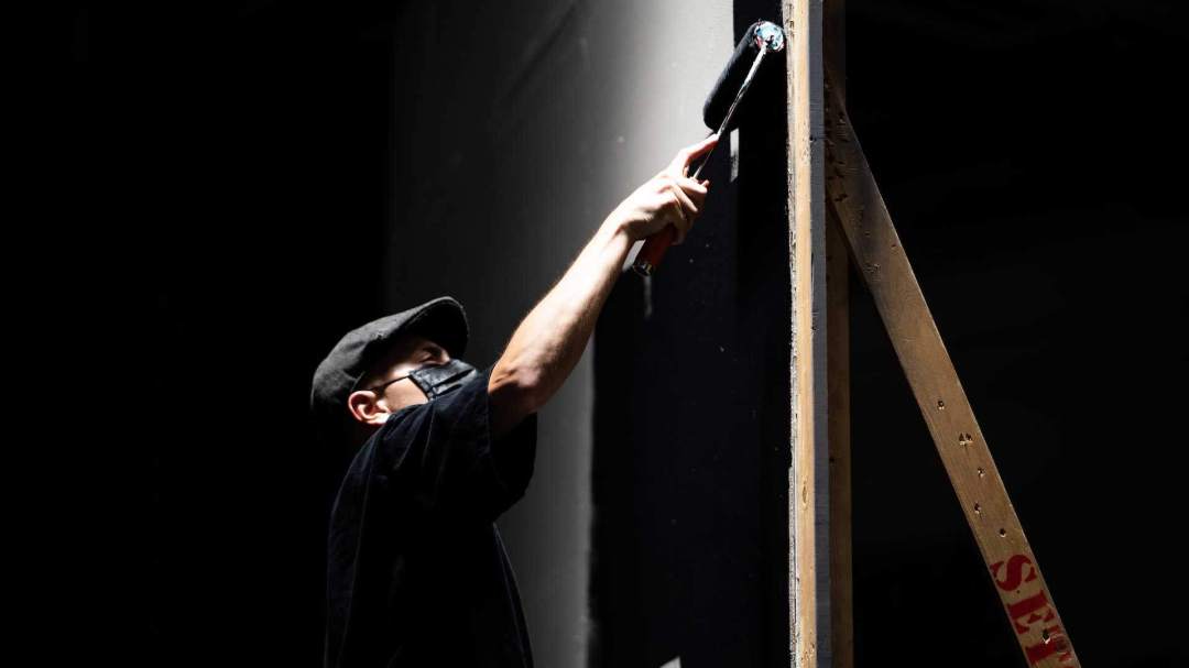 tiling ceramic floor